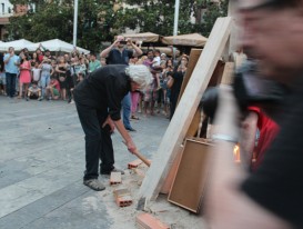 Cloenda del 30 Tradicionàrius i Revetlla de Sant Joan amb la Violeta de Gràcia