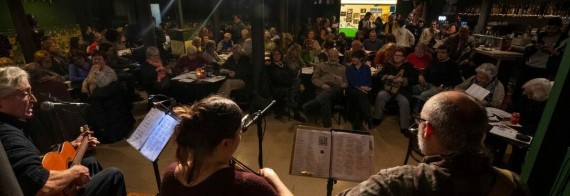 Exposició I si fem alguna cosa al bar 30 edicions de La Taverna del CAT