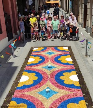 Catifa floral amb els Catifaires de L'Artesà 2025